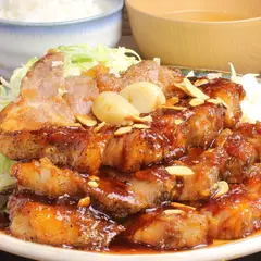 豚屋鳥山 鎌倉店