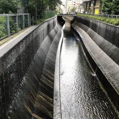稲荷橋広場