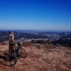 弓立山