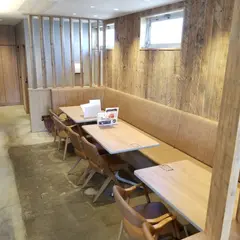 R Baker 名取店