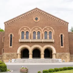 一橋大学兼松講堂