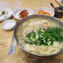 백운 닭칼국수