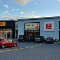ユニクロ イオンタウン彦根店