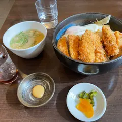 つるや食堂