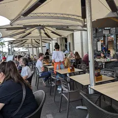Bennie’s Cafe · Bistro