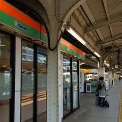 名代きしめん住よしJR名古屋駅11番線ホーム