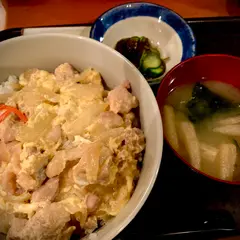 呑み喰い処 どんつき