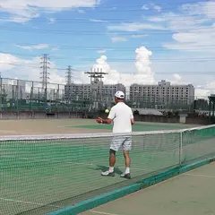 新河岸庭球場
