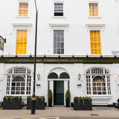The White Ferry, Victoria (PUBLOVE)