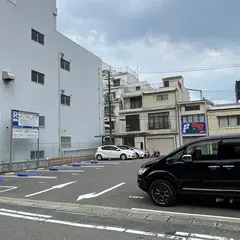 冷泉公園駐車場