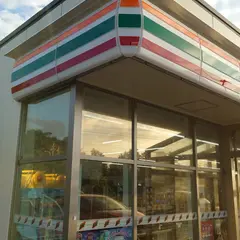 セブン-イレブン 名護屋部店