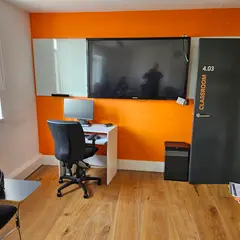 EC London English School and EC London 30+ (Adult English Centre)