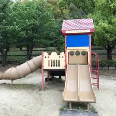 いなり山児童遊戯場（ガリバー公園）