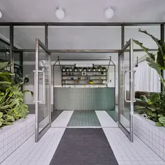 Kingsland Locke, Dalston