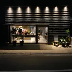 ダン ル ミロワール（クレープ・カフェ）