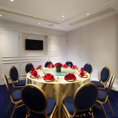 Maxim's Palace