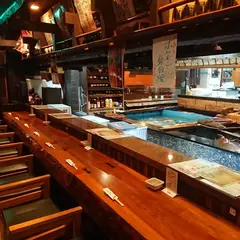 とり八 本店