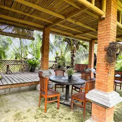 Warung makan apit kuta