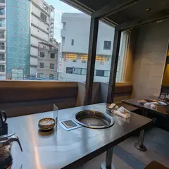 個室 焼肉 食べ放題 焼肉エイト 神戸三宮店