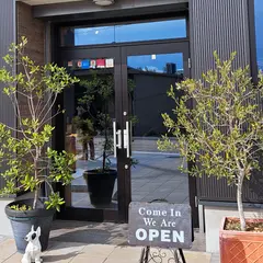 Ambra coffee and free space