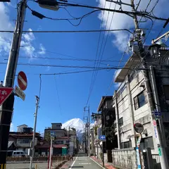 富士吉田市市営西裏駐車場