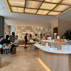 LV The Place Bangkok - Le Café Louis Vuitton
