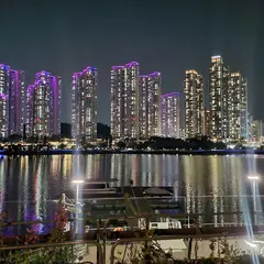 光教湖水公園