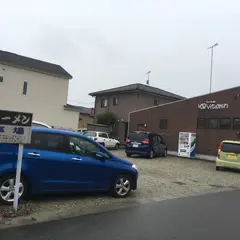 丸信ラーメン駐車場