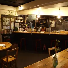 臓もつ肉酒場 さかえ