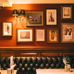 The Red Lion, Parliament Street