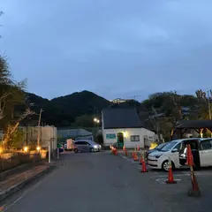 なでしこの湯駐車場