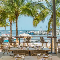 Bayshore Club Bar & Grill