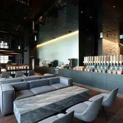 SHARE LOUNGE TSUTAYA BOOKSTORE イノゲート大阪