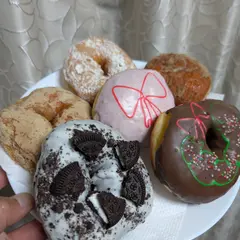 OLGA LE BON BON DONUTS