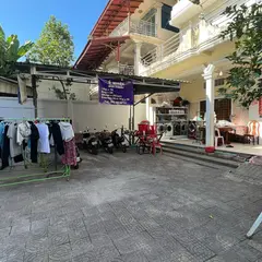 MOM LAUNDRY
