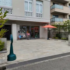 TRÈS DIMANCHE（トレディマンシュ）芦屋ショップ