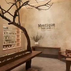 Mystique Parfum & Café
