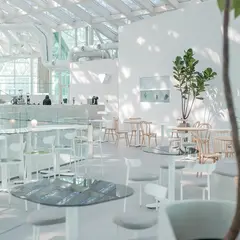 南美春室 The POOL