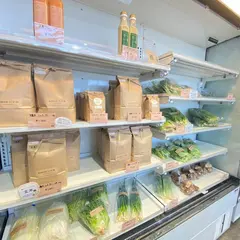 PEAceNUTS Café【ピースナッツカフェ】冷凍ピザの自動販売機 焼山