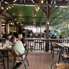 Tomhom Grill & Bar