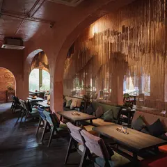 Hum Lounge & Restaurant