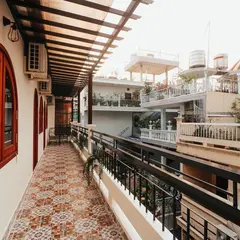 Aloha Hotel & Apartment