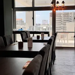 おにぎりや米と汁と、