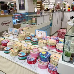 愛威鉄盒餅乾台中新光店