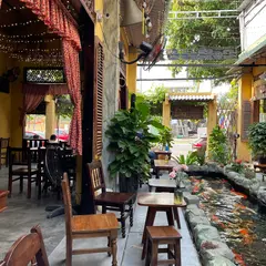 Lunas Koi Tea and Coffee