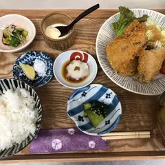 まるよし食堂