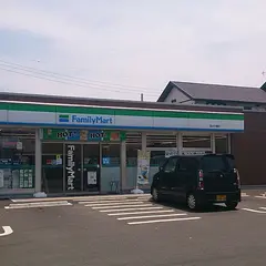 ファミリーマート韮山中條店