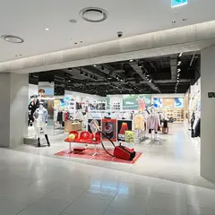 윌슨 현대백화점 더현대서울점 (WILSON, 威尔逊, ウイルソン)