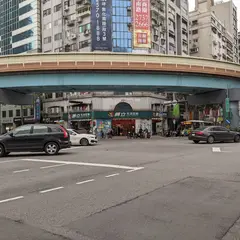 勝立生活百貨