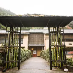 Tojiya（湯治屋）